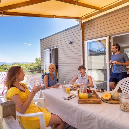 Camping Le Mediterranee อิแยร์ ภายนอก รูปภาพ